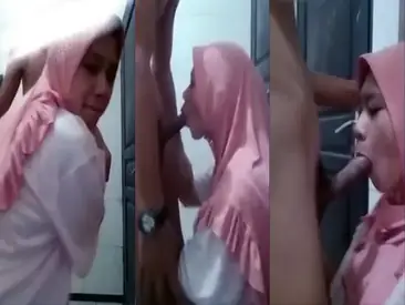 Hijab Pink Sepong Kontol Panjang Puas